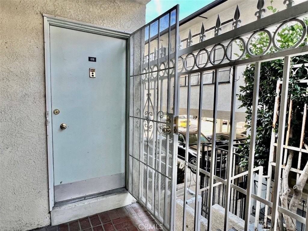 1115 S Wooster St #106 - Photo 3 of 12