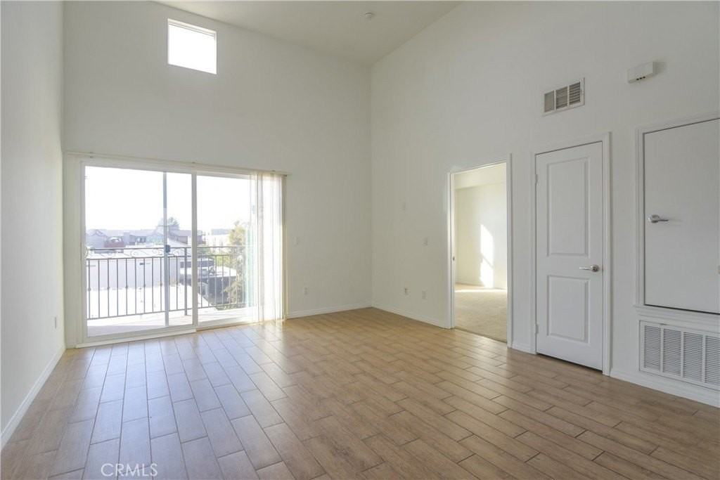 11925 Kling St #206 - Photo 4 of 26