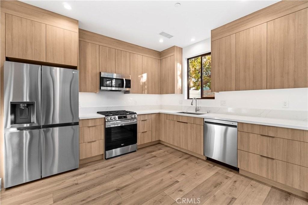 7663 Maestro Ave - Photo 7 of 22