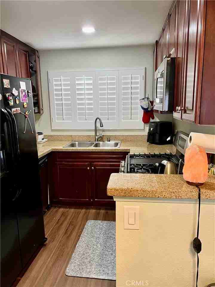 5565 Canoga Ave #318 - Photo 3 of 19