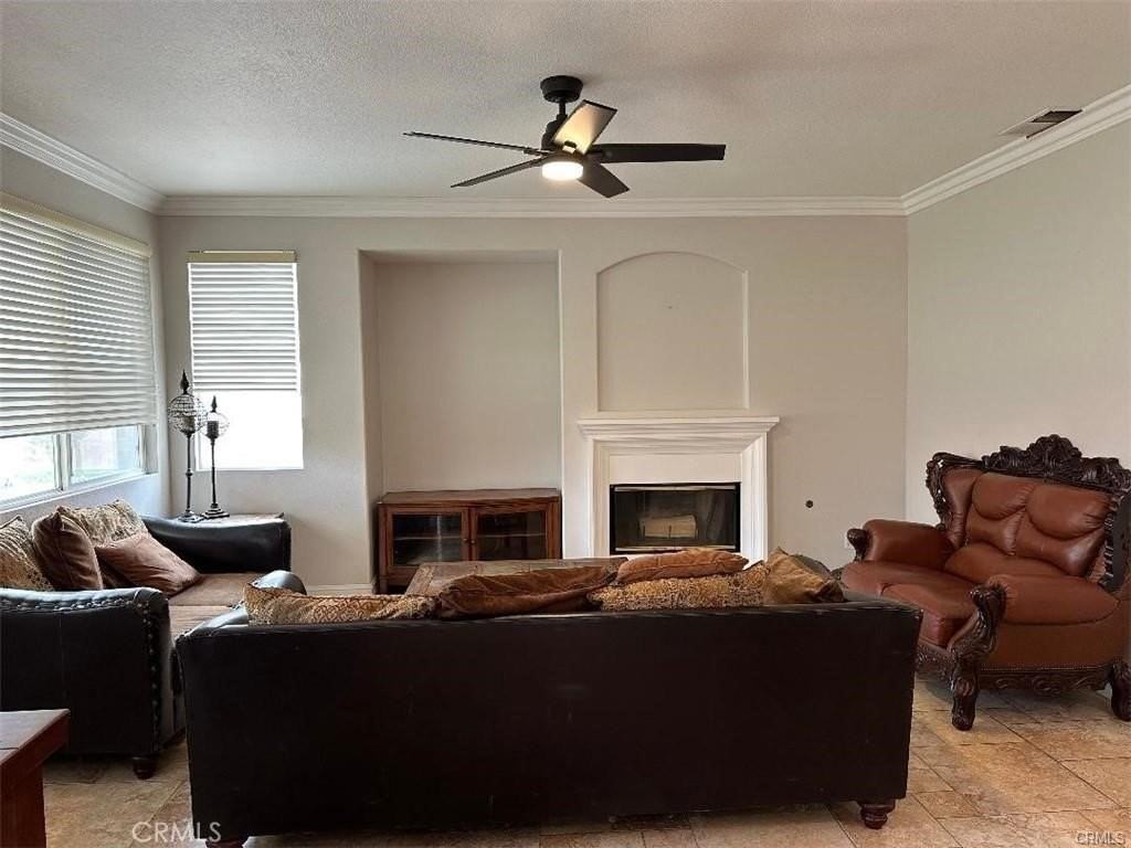 12959 Cambridge Ct - Photo 4 of 25