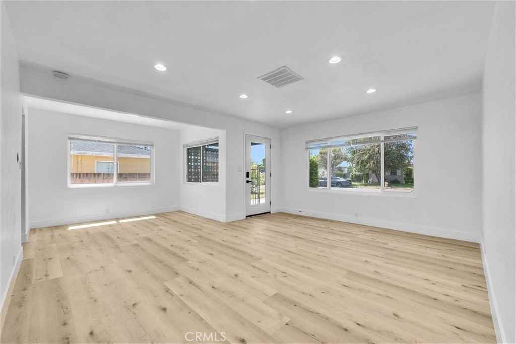 5224 Hallowell Ave - Photo 2 of 30