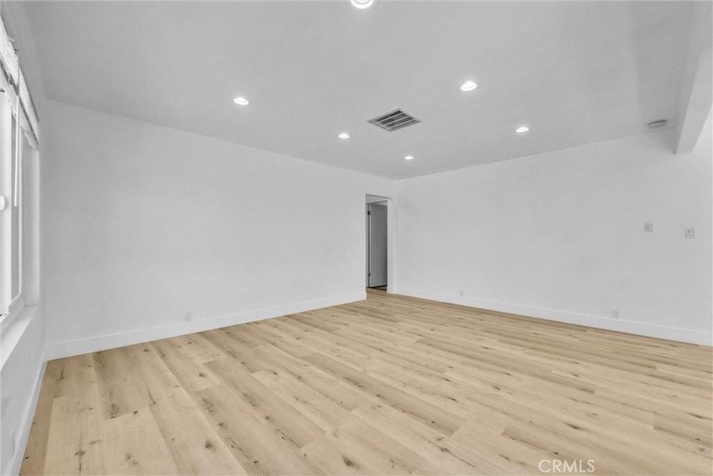 5224 Hallowell Ave - Photo 3 of 30