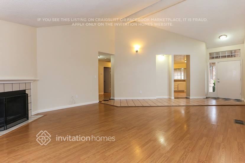 1080 Mission Cir - Photo 3 of 15