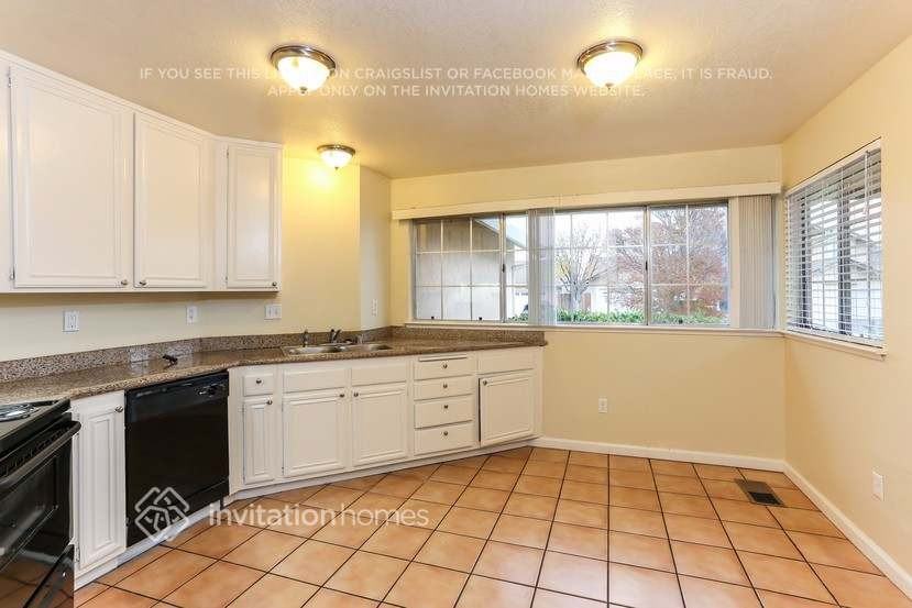 1080 Mission Cir - Photo 7 of 15