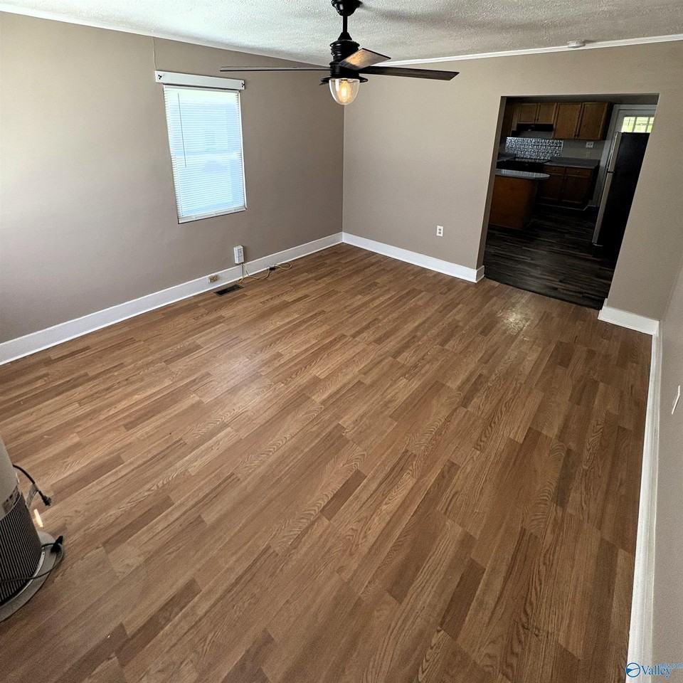 1603 Pratt Ave Ne - Photo 3 of 13