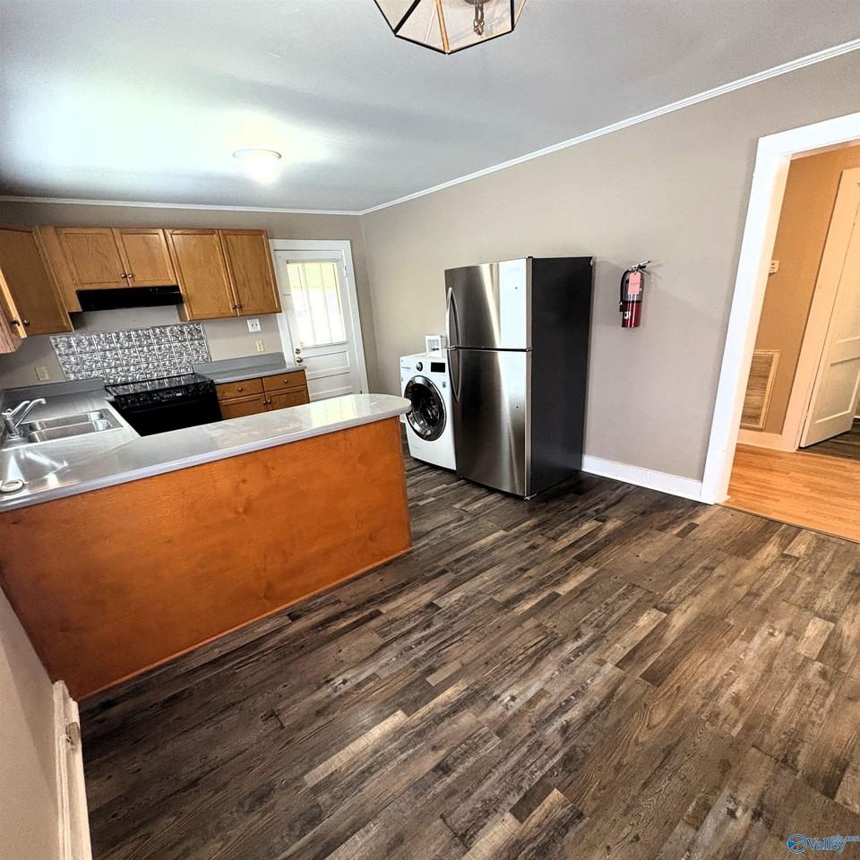 1603 Pratt Ave Ne - Photo 5 of 13