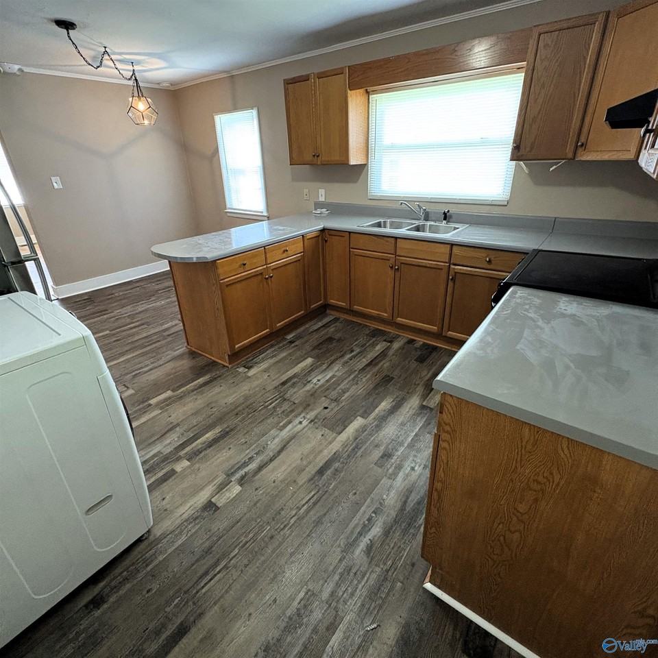 1603 Pratt Ave Ne - Photo 6 of 13