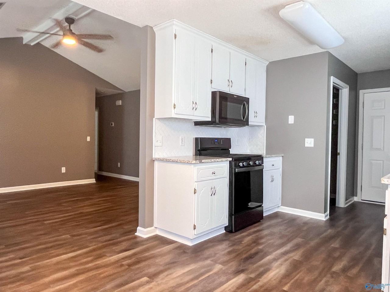 112 Raptor Ct - Photo 3 of 13