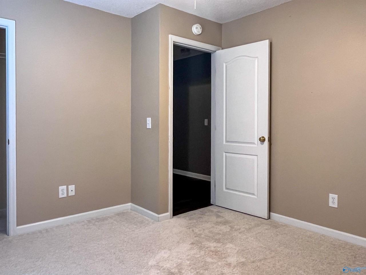 112 Raptor Ct - Photo 7 of 13