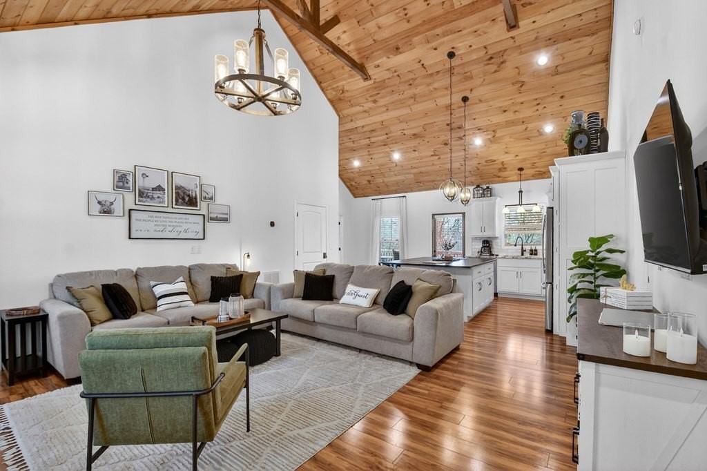 617 Zenith Trl - Photo 5 of 45