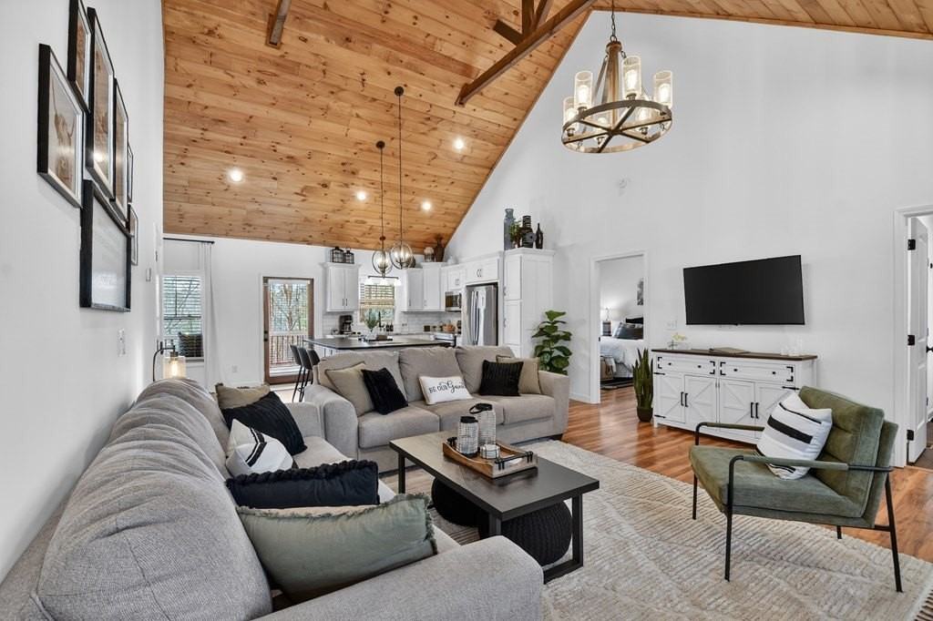 617 Zenith Trl - Photo 6 of 45