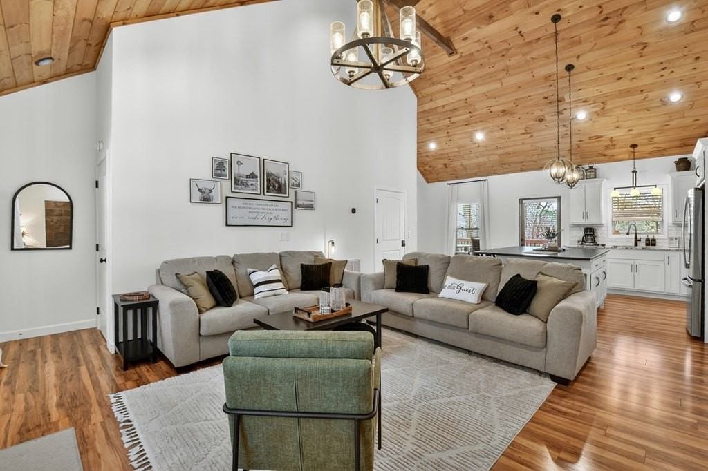 617 Zenith Trl - Photo 7 of 45