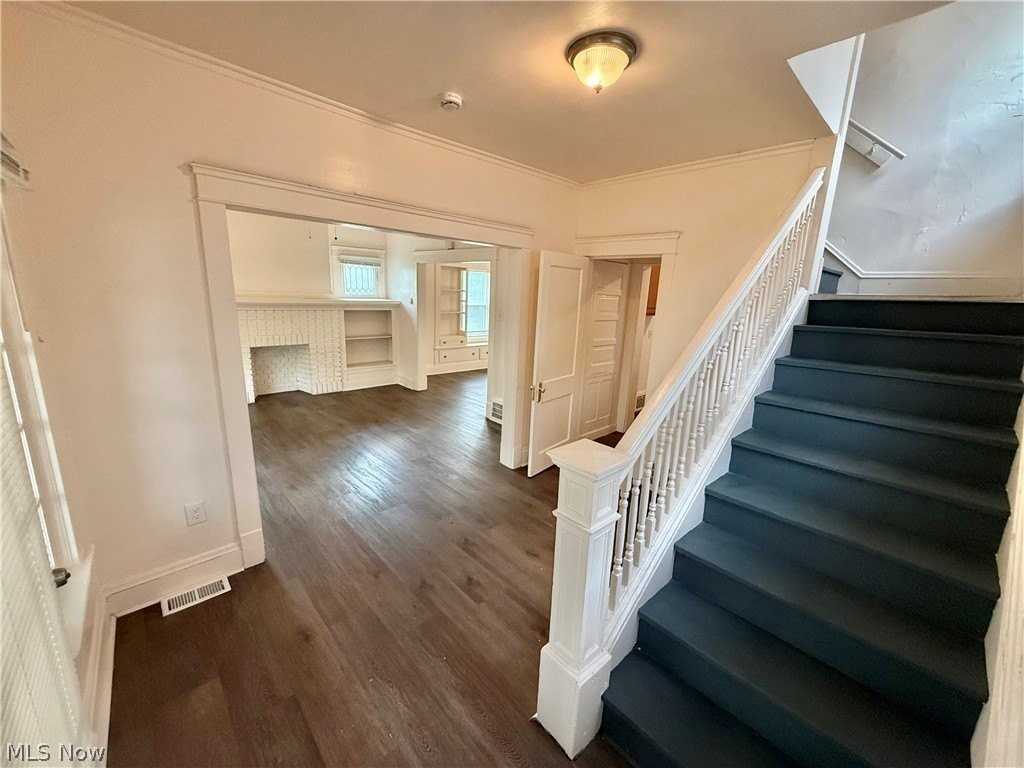 6913 Harvard Ave - Photo 3 of 17