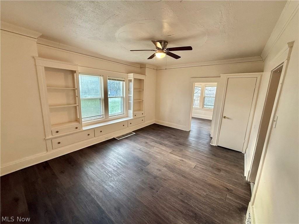 6913 Harvard Ave - Photo 6 of 17