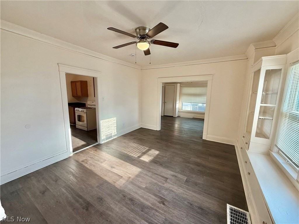 6913 Harvard Ave - Photo 7 of 17