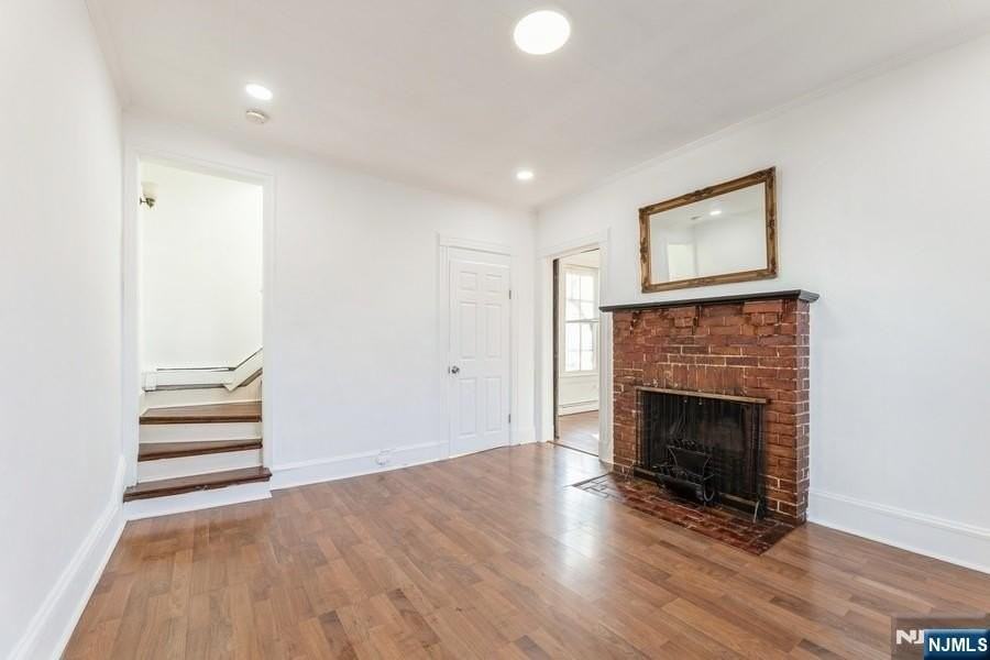 21 Central Ave - Photo 3 of 22