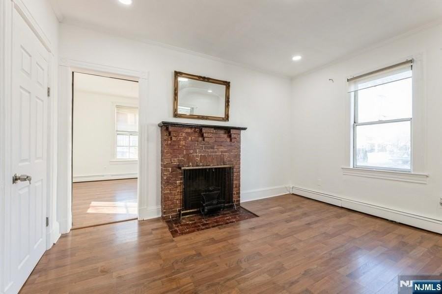 21 Central Ave - Photo 5 of 22