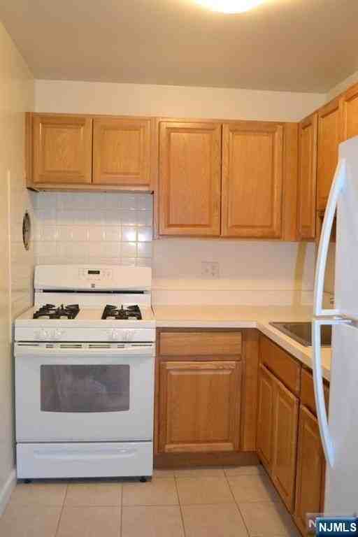 45 Maltbie Ave Apt 16a - Photo 6 of 16