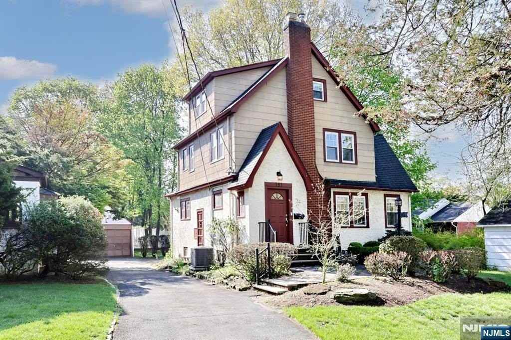 191 Hardenburgh Ave - Photo 2 of 47