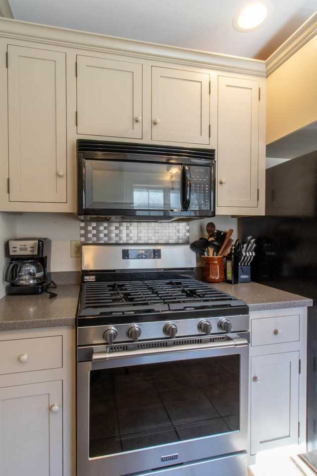 Island Pond Rd - Photo 3 of 26