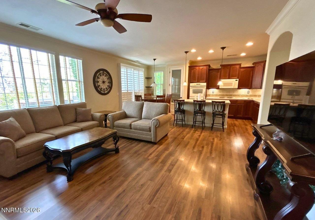 7263 Fox Wood Ln - Photo 4 of 26