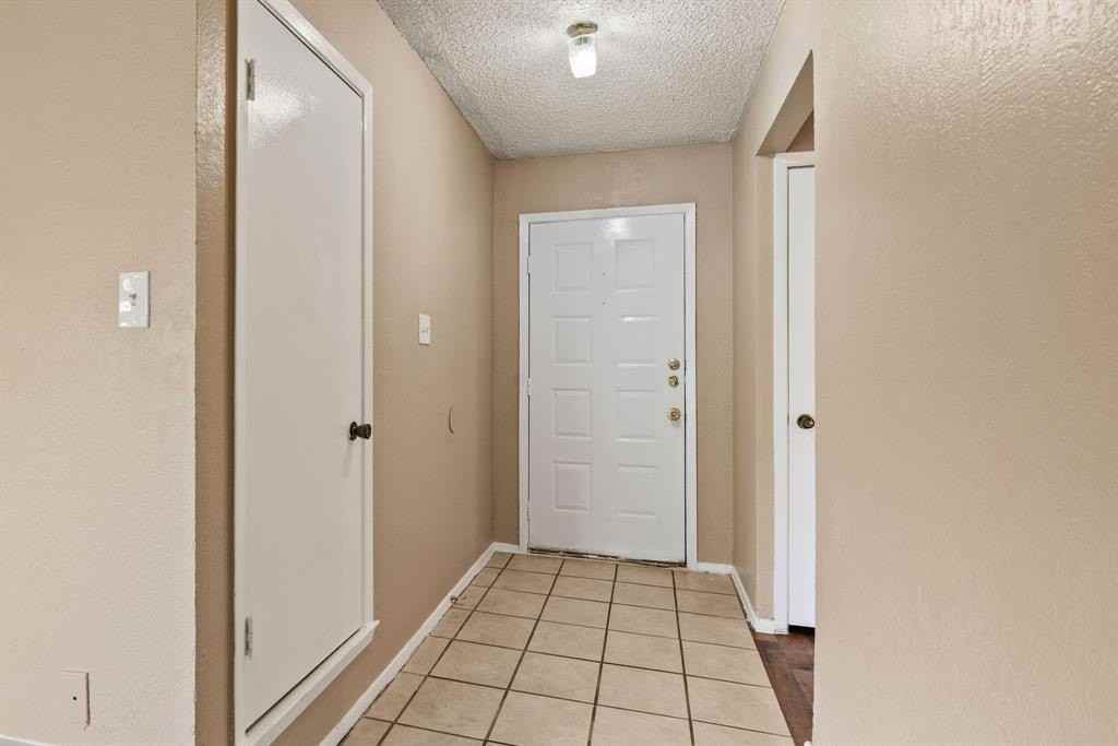 6333 Scott Ct - Photo 6 of 27