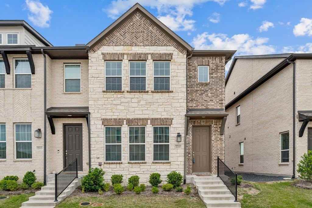 2215 Adena Springs Dr - Photo 2 of 30