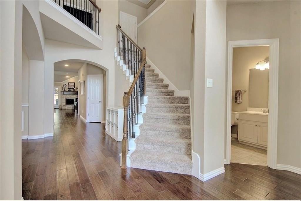 4900 Newbridge Dr - Photo 2 of 28