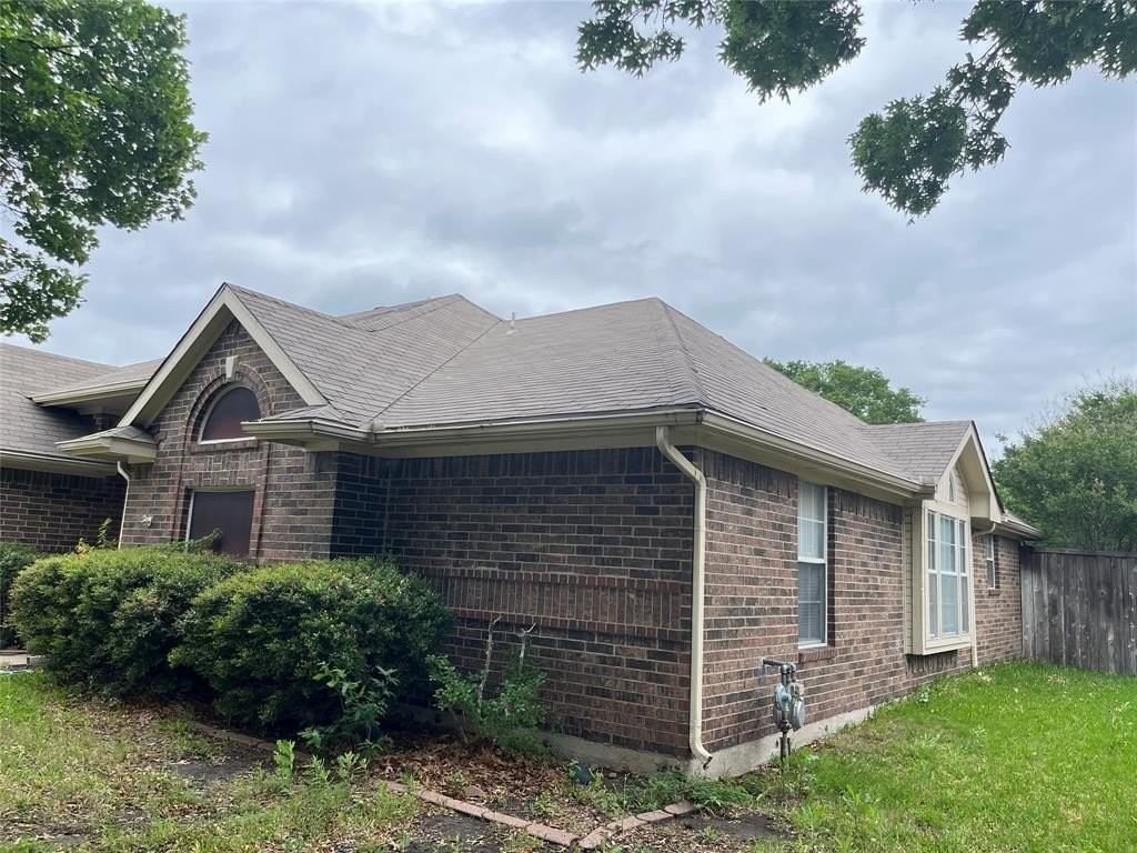 6608 Buckeye Dr - Photo 2 of 18