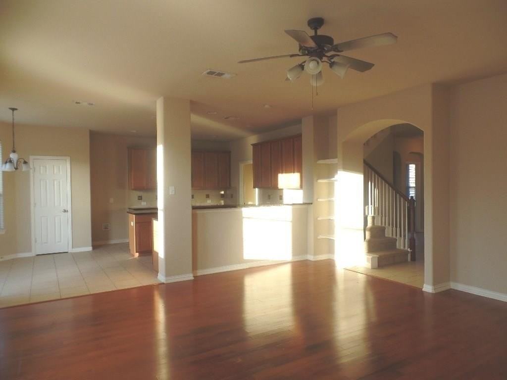 7213 Middleburg Dr - Photo 2 of 18