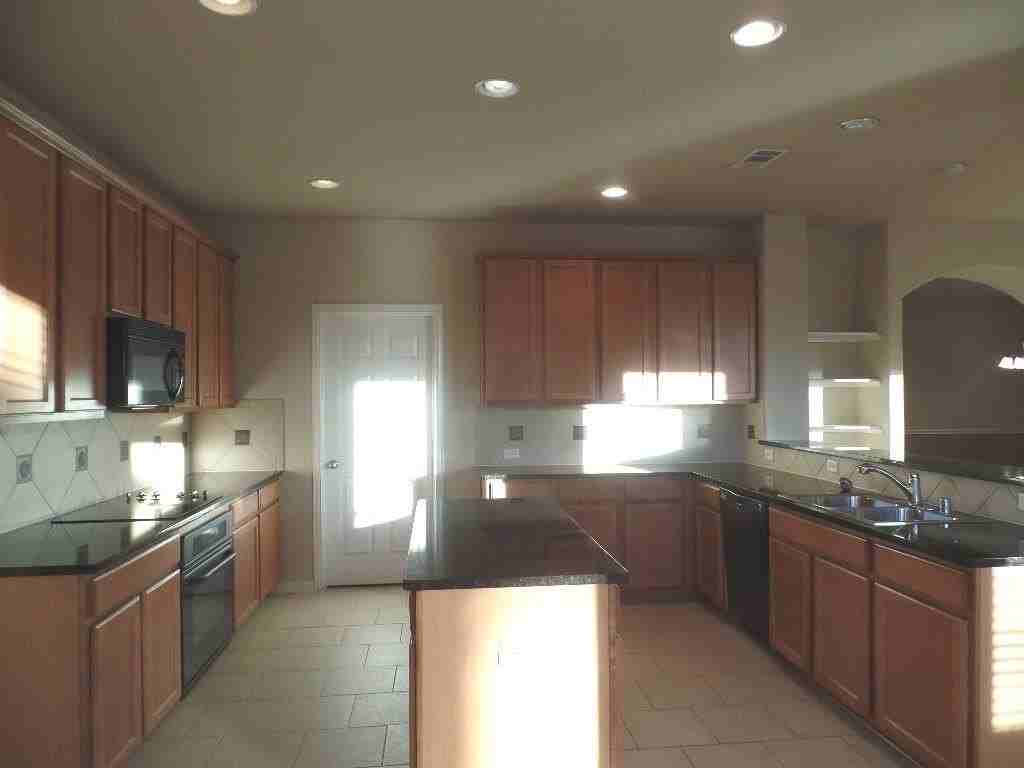 7213 Middleburg Dr - Photo 3 of 18