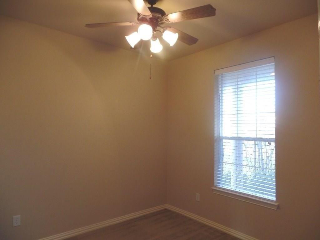 7213 Middleburg Dr - Photo 5 of 18