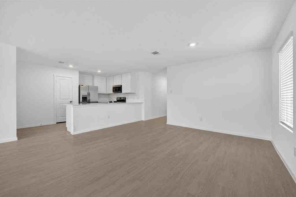 2051 Stable Ln - Photo 7 of 27
