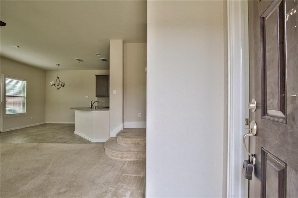 6505 Federal Hall St - Photo 4 of 36