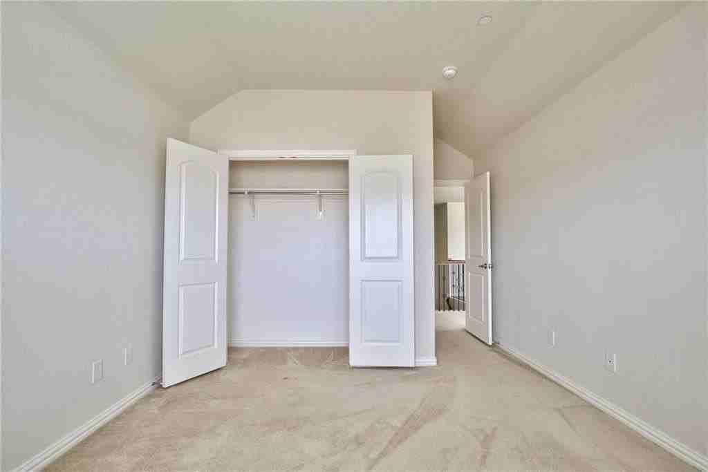 6505 Federal Hall St - Photo 6 of 36