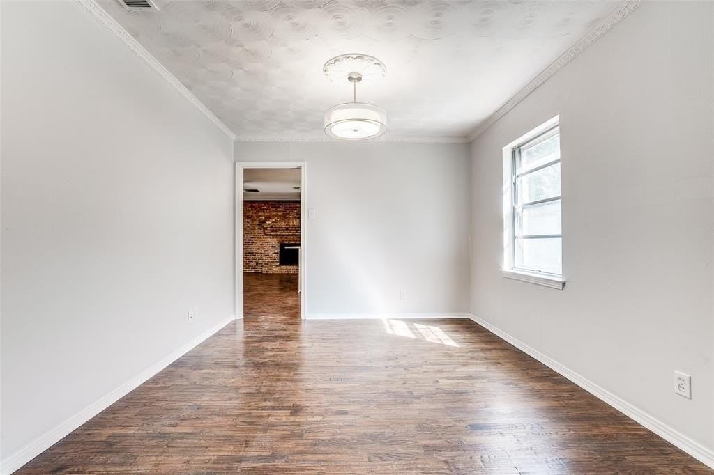 2314 Springhill Dr - Photo 6 of 27