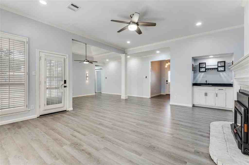 1206 St James Pl - Photo 6 of 24