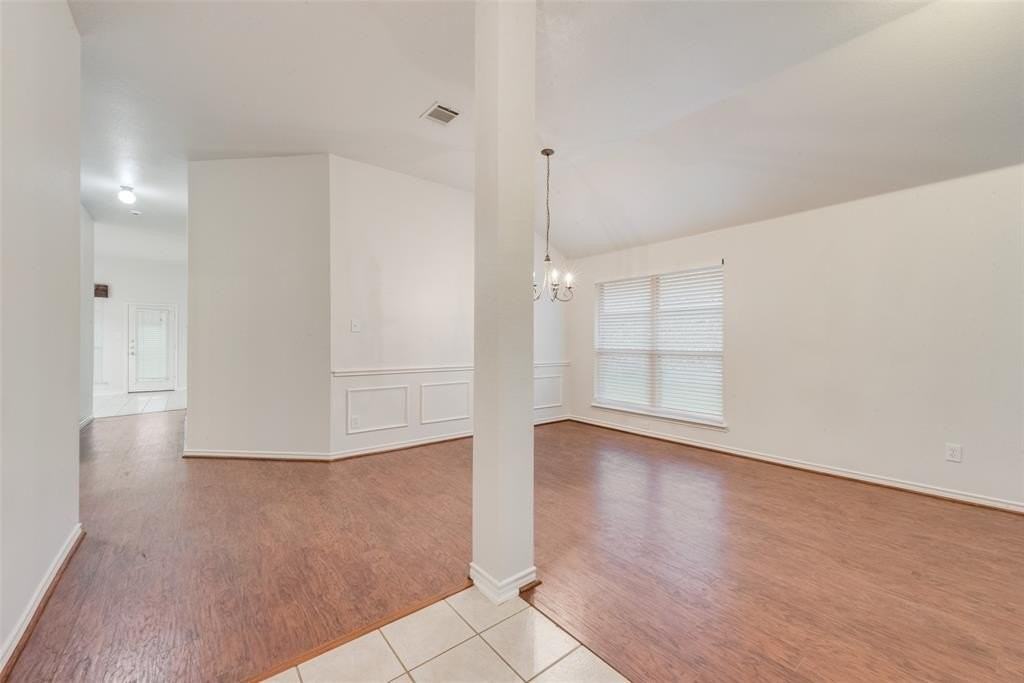 2760 Beacon Hill Dr - Photo 6 of 28