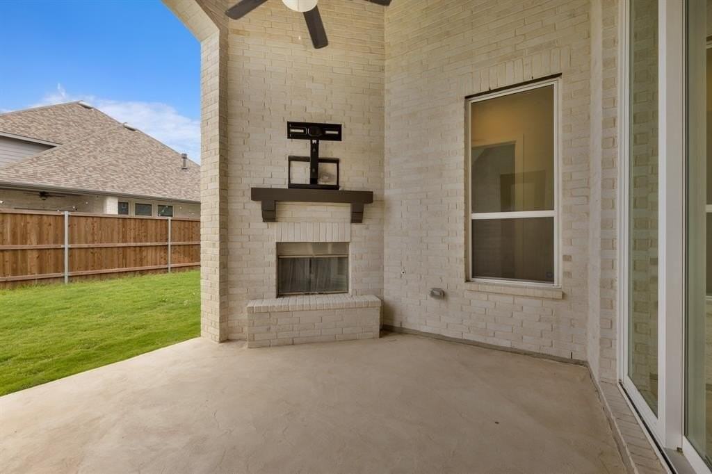 545 Goose Lake Dr - Photo 4 of 29