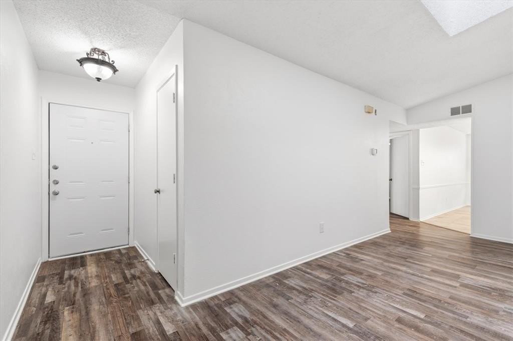 4830 Gatewood Rd - Photo 3 of 25