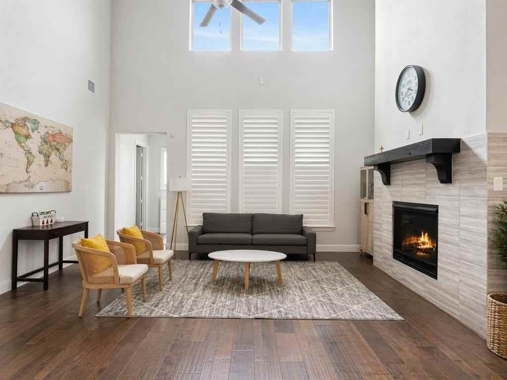 1038 Joanna Ln - Photo 4 of 29