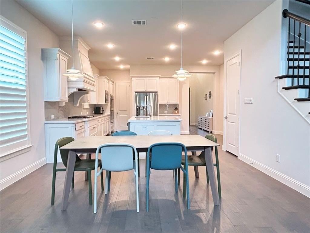 1038 Joanna Ln - Photo 6 of 29