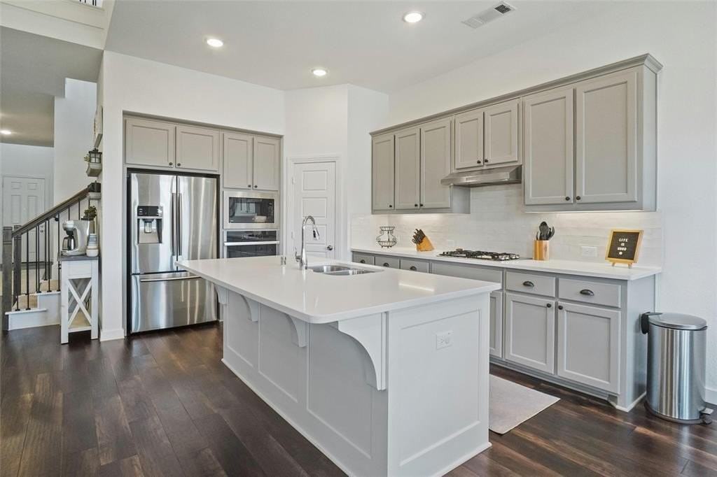 525 Overton Ave - Photo 6 of 34