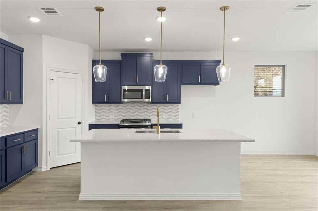 14115 Harden St - Photo 5 of 20