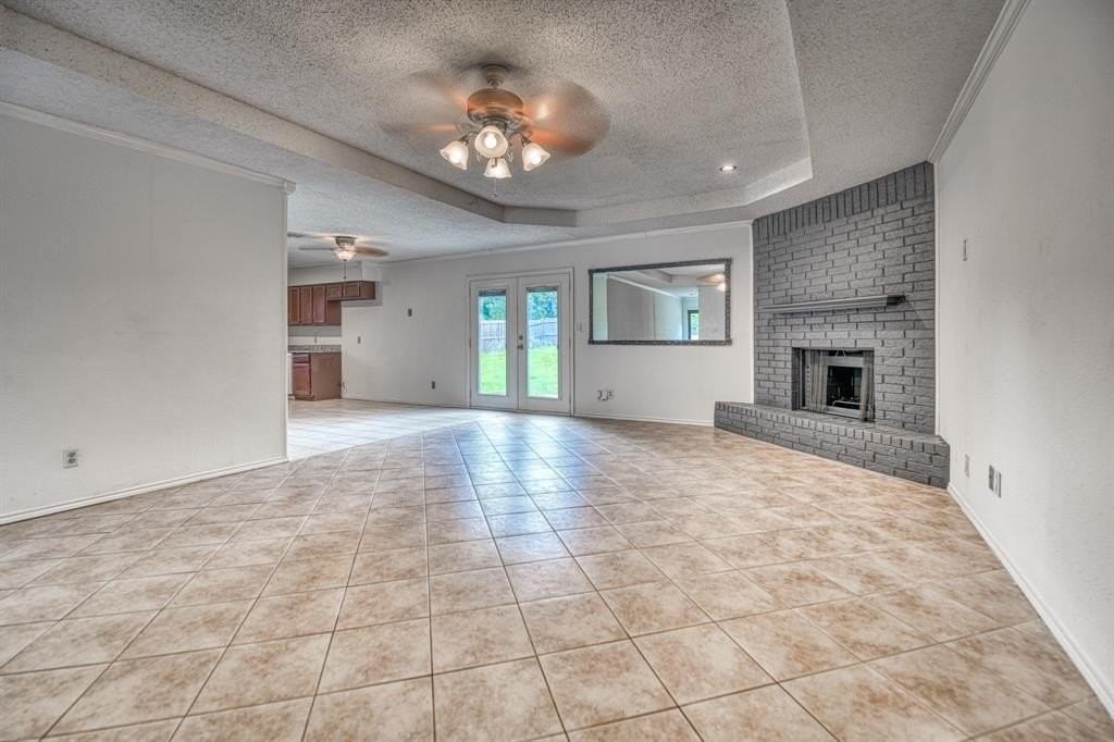 6208 Big Springs Dr - Photo 4 of 24