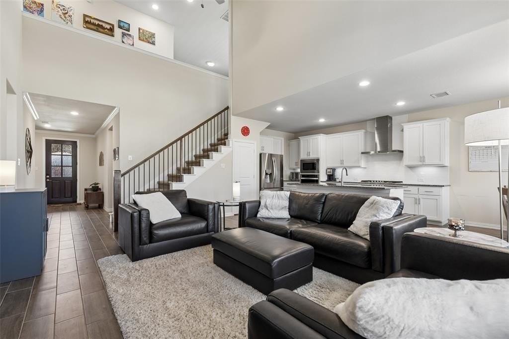 1416 Jackdaw Rd - Photo 5 of 37