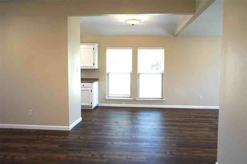 6322 Woolwich Dr - Photo 6 of 29