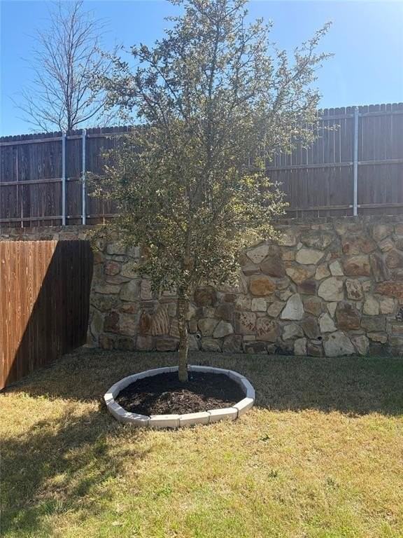 216 Luna Ln - Photo 6 of 10