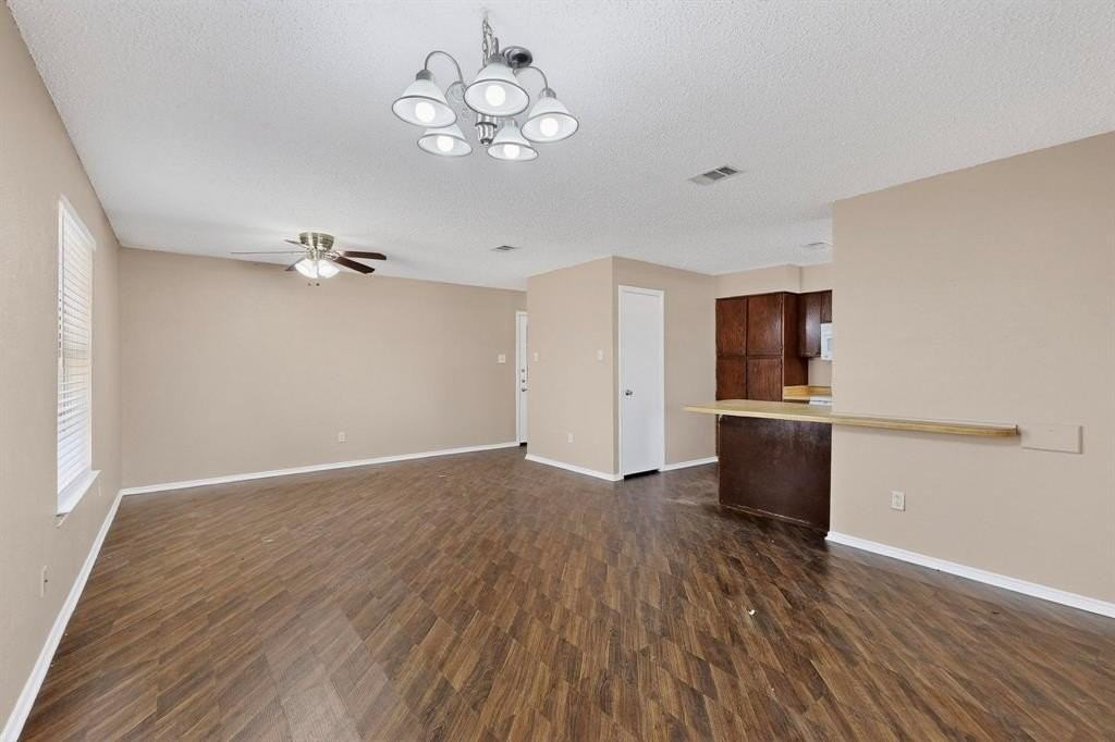 912 N Nursery Rd - Photo 6 of 33